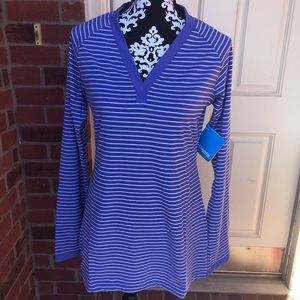 NWT Columbia Omni Wick Blue and White Striped Top
